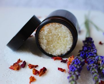 Decoding Ingredient Labels: What to Look for in Natural Skincare